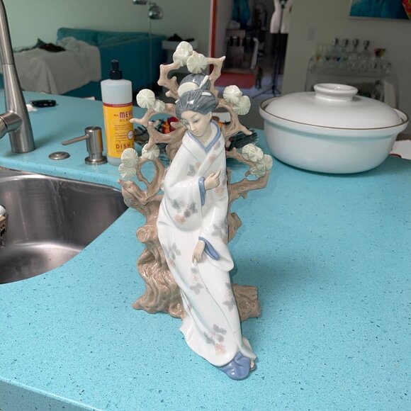 Lladro Geisha Sculpted By Vicente Martínez Porcelain Issued In 1972 Retired 1994 - Picture 9 of 16